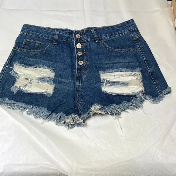 Ladies denim, Jean shorts, medium, baseball pockets - Picture 2 of 7